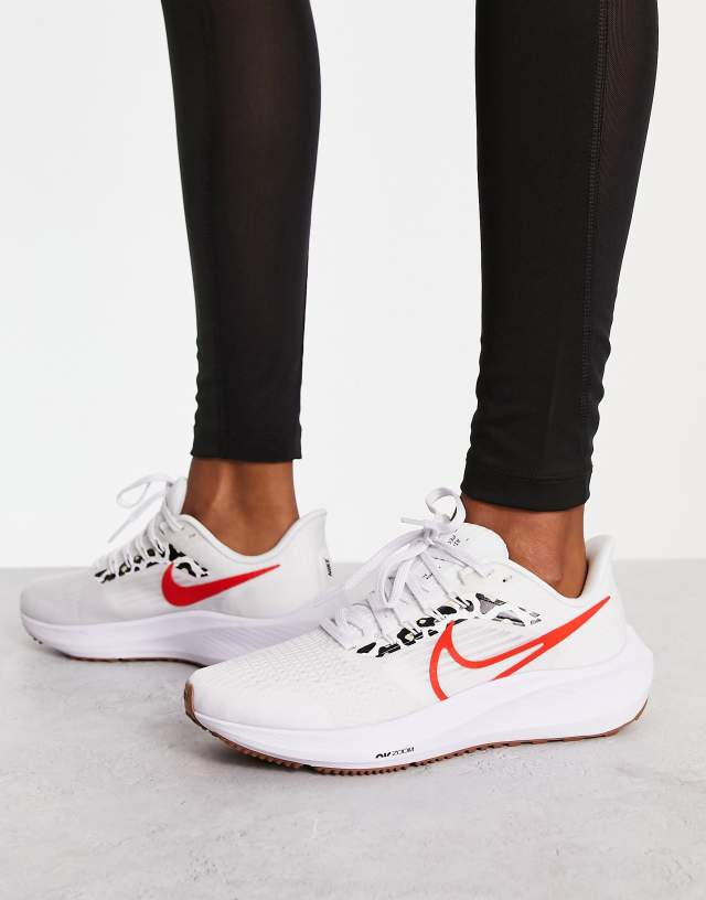 Nike Air Zoom Pegasus 39 sneakers in white