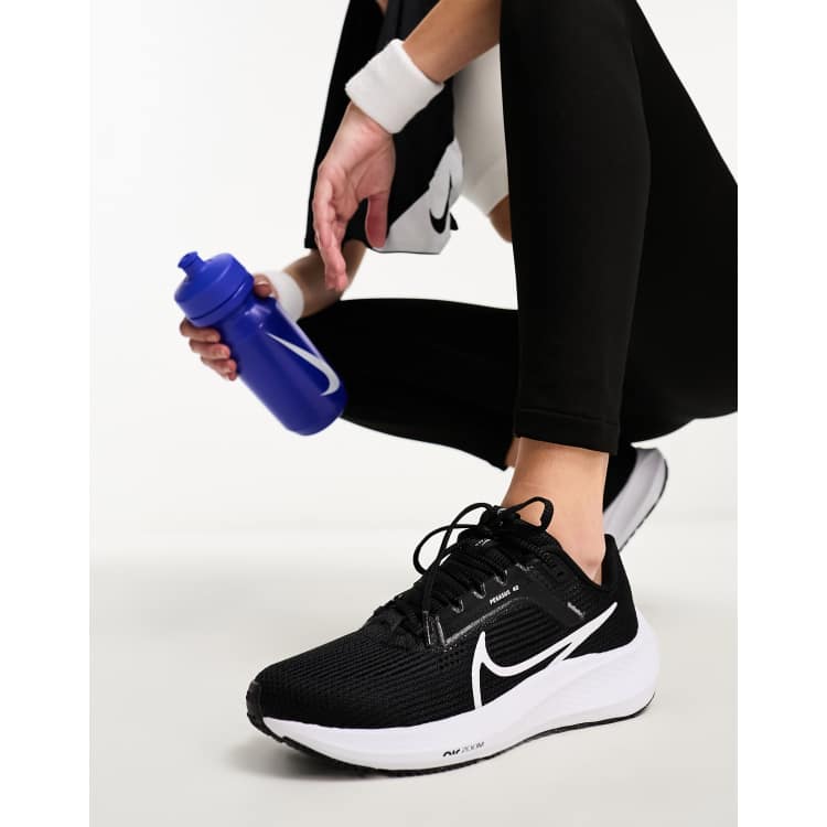 Nike AIR ZOOM Pegasus 40 sneakers in black and white | ASOS