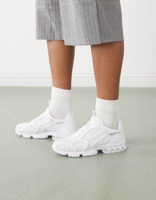 Кроссовки Nike Air Zoom Spiridon Cage 2 белого цвета 29590₽