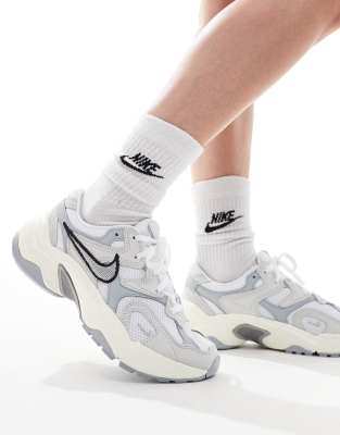 Nike - AL8 Run Inspo - Sneaker in Grau