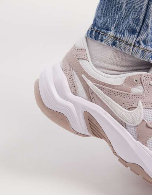 Nike AL8 sneakers in white & metallic silver, 3 of 5