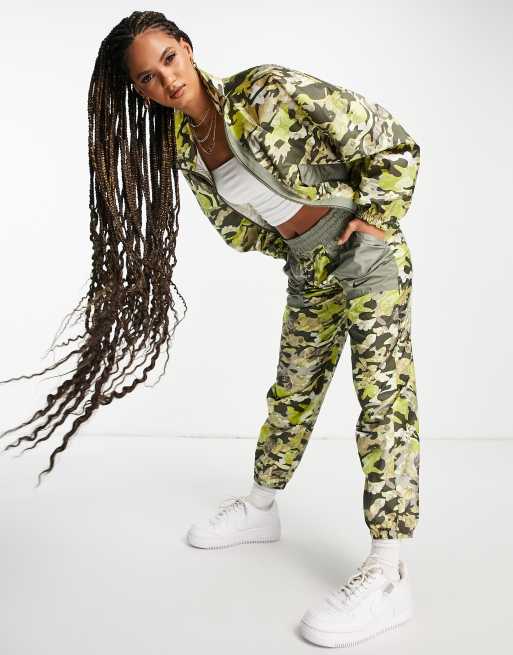 Nike camo 2025 tracksuit womens