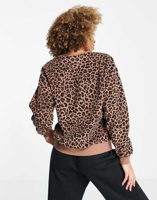 Nike animal print crew new arrivals