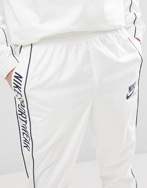 Nike archive joggers 2025 with popper in white