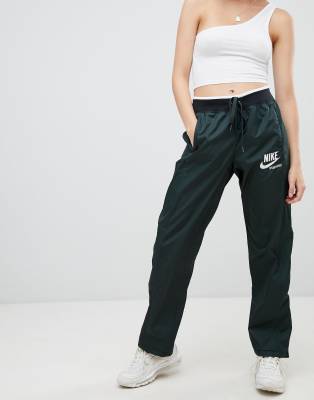 pantaloni nike verde