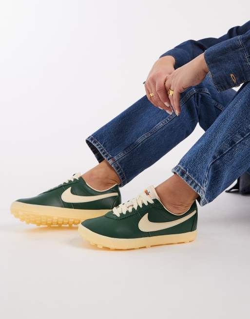 Nike Astrograbber leather trainers in green, 2 of 5