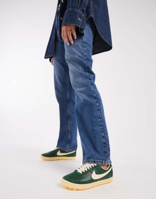 Nike Astrograbber leather trainers in green, 5 of 5