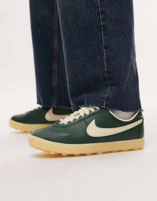 Nike Astrograbber Sneakers In Green