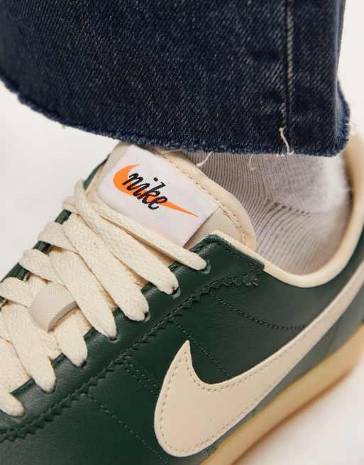 Nike Astrograbber sneakers in green | ASOS