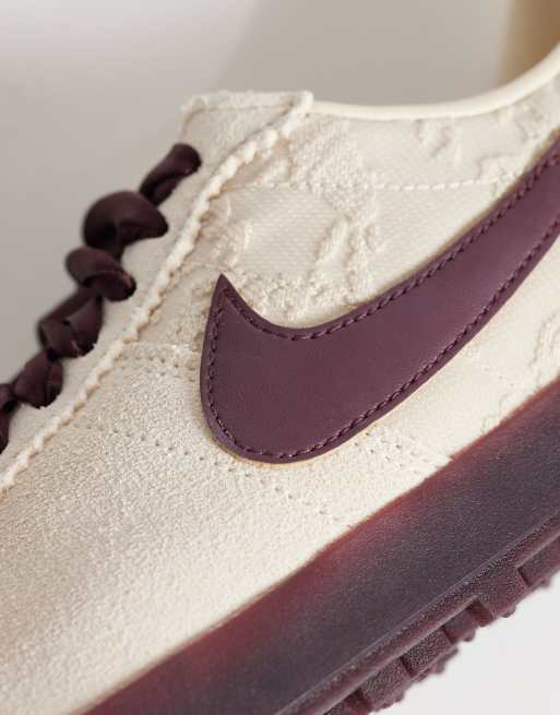 Nike - Astrograbber - Sneakers met lintveters in crème en bordeauxrood, 3 van 5