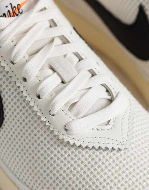 Nike Astrograbber textile sneakers in black and white, 4 of 5