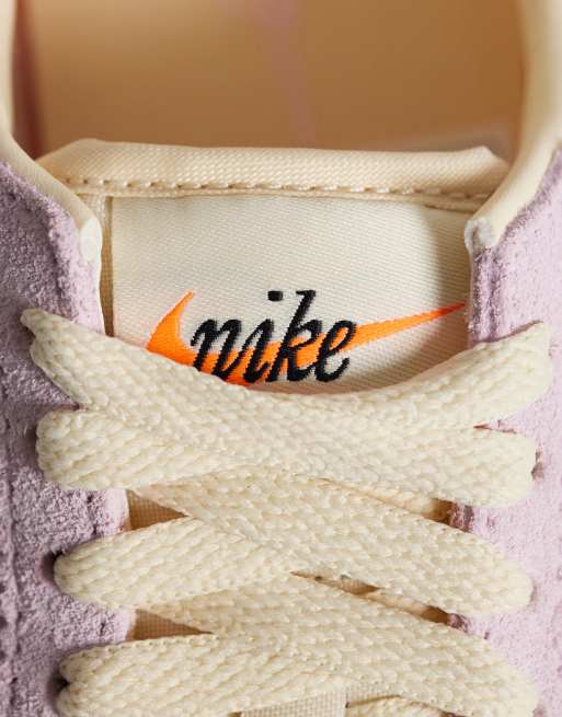Nike Astrograbber textile sneakers in pink , 4 of 5