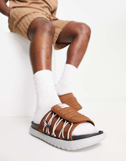 Nike – Asuna 2 – Pekanbruna tofflor