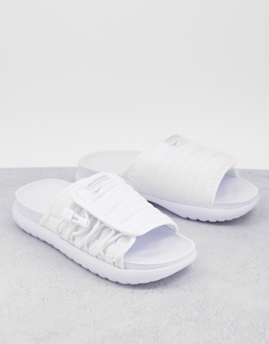 Nike Asuna sliders in white