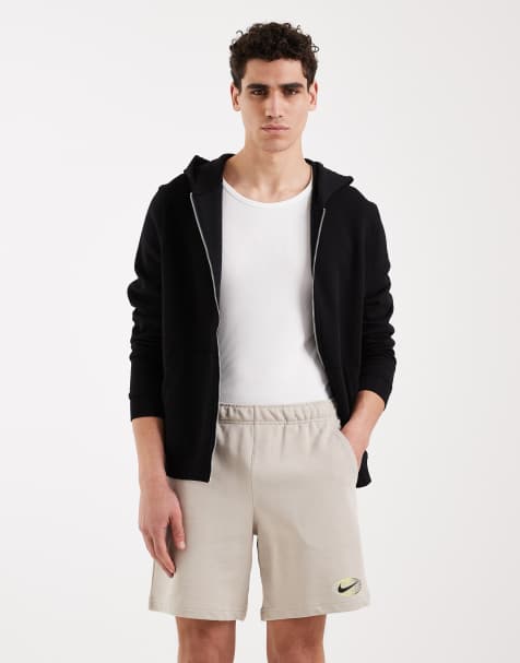 Nike – Athletic Club – Shorts in Cremeweiß - view 1