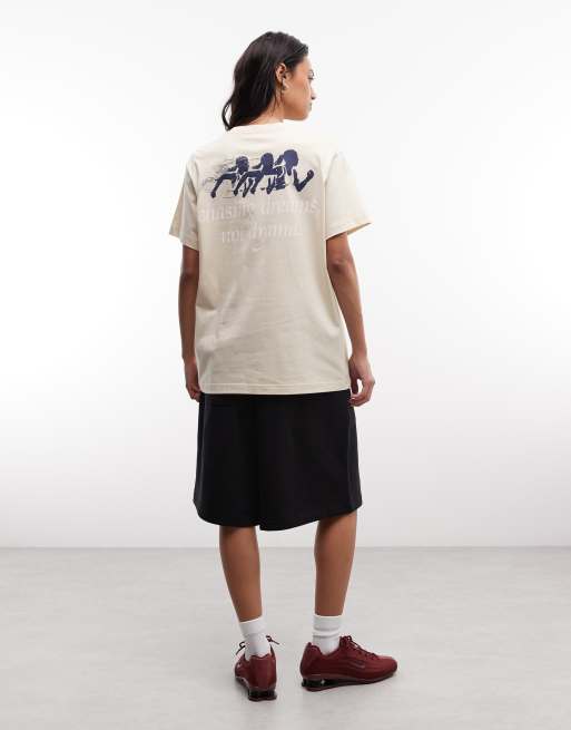 Nike Athletics - Beige T-shirt med grafik, 2 af 4