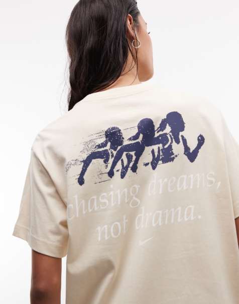 Nike Athletics grafisk t-shirt i beige - view 1