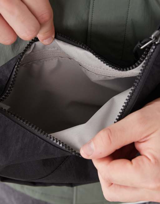 Nike - Aura - Borsa a tracolla nera a mezzaluna, 2 di 4