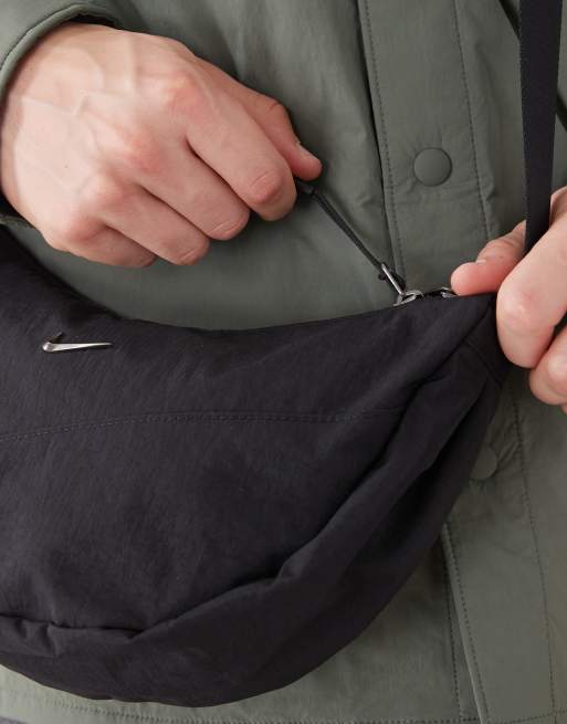 Nike - Aura - Borsa a tracolla nera a mezzaluna, 4 di 4