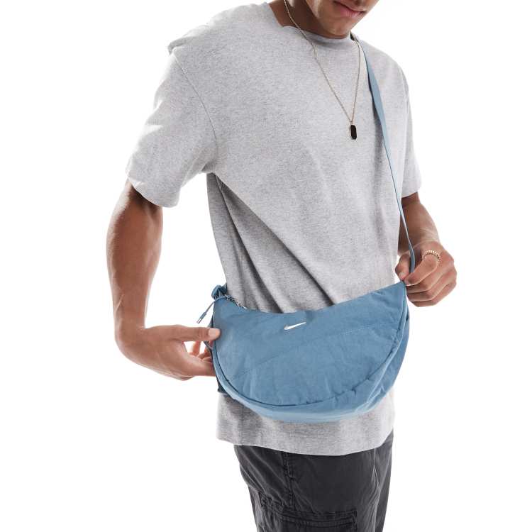 【NIKE】U AURA CRESCENT CRSSBDY バッグ MINKBN/MSLVR 国内発送 Nike Aura Crescent Crossbody Bag - Free Shipping | DSW
