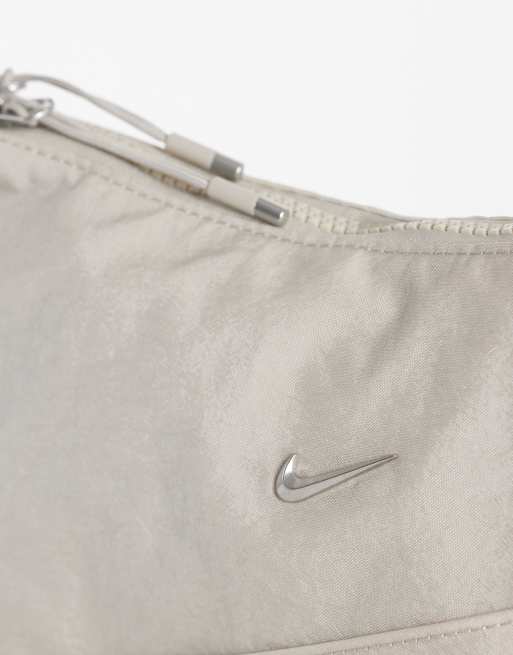 Nike Aura crossbody-väska i beige, 3 av 4