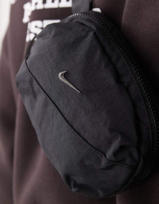 Nike Aura waist pack in black, 3 of 4