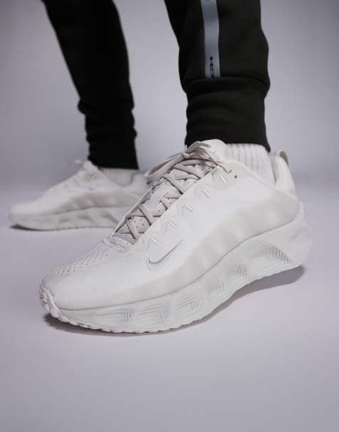 Nike – Ava Rover – Buty sportowe w kolorze złamanej bieli - view 1