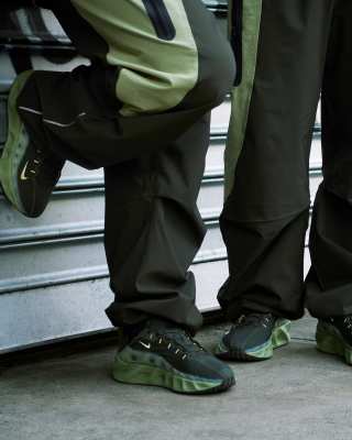  Ava Rover reflective trainers in dark green and yellow