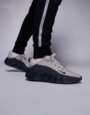 Ava Rover - Sneaker in Schwarz und Grau mit reflektierenden Details Schwarz MW 9.5