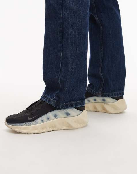 Nike - Ava Rover - Sneakers in zwart en crème - view 1