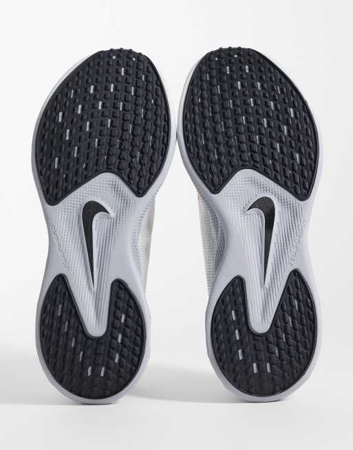 Nike Ava X trainers in grey and orange, 5 of 5