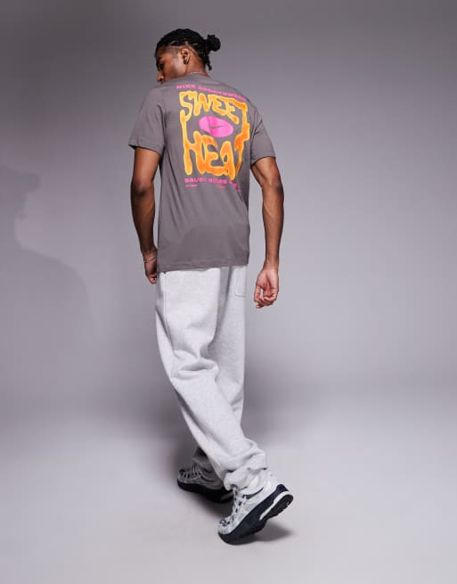 Nike back print graphic t-shirt in gray
