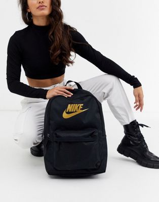 black nike backpack girl