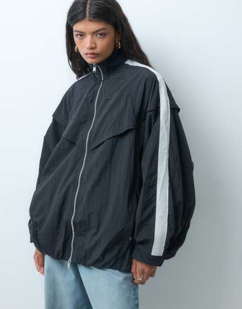 Nike Balloon-Trainingsjacke in Schwarz und Weiß - view 1