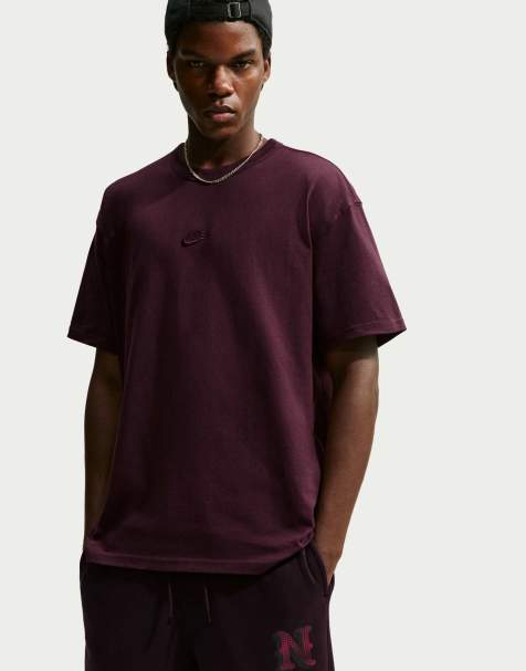 Nike Básicos premium camiseta en granate - view 1