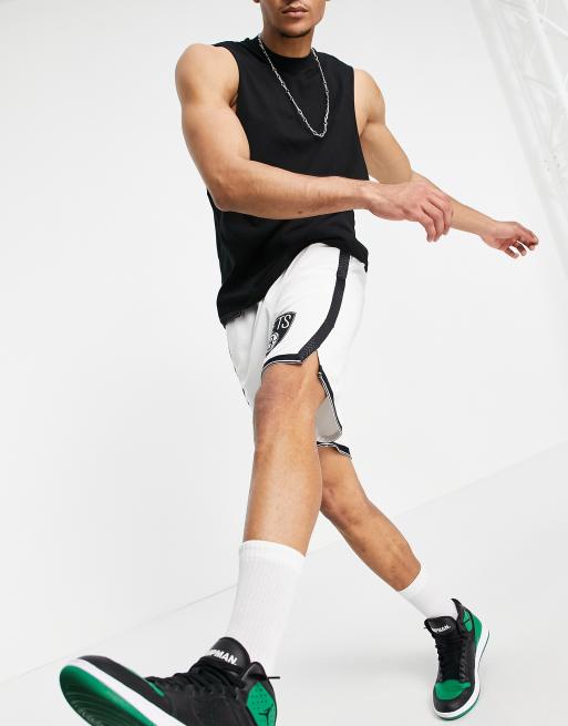 Nike Basketball – Brooklyn Nets NBA Swingman – Białe szorty, 4 z 4