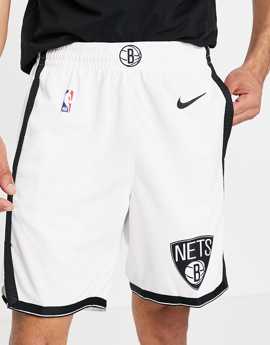 Nike Basketball - Brooklyn Nets NBA Swingman - Hvide shorts