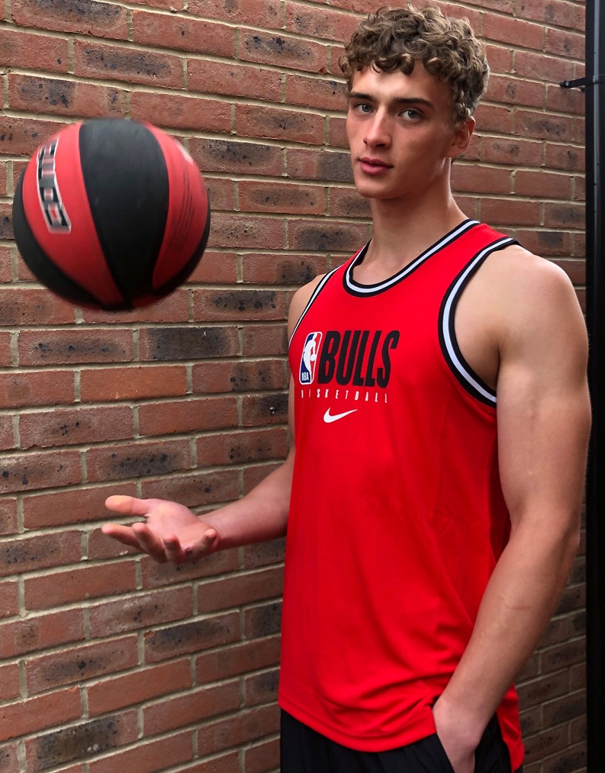 Nike Basketball — Chicago Bulls — NBA — Swingman — Rød undertrøje
