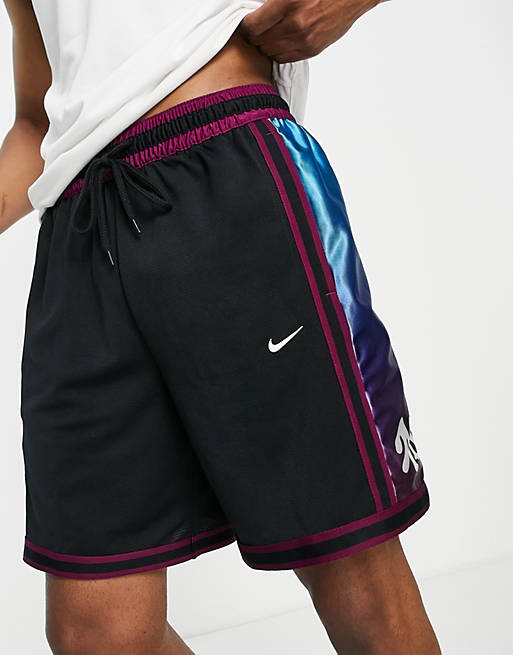 Shorts Nike Basketball DNA+ Dri-FIT side panel shorts in black 
