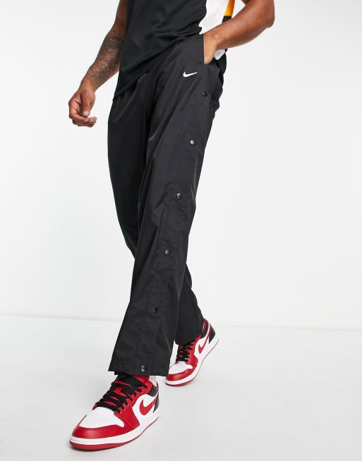 Nike Basketball - DNA - Joggingbroek met drukknopen aan de zijkant in zwart