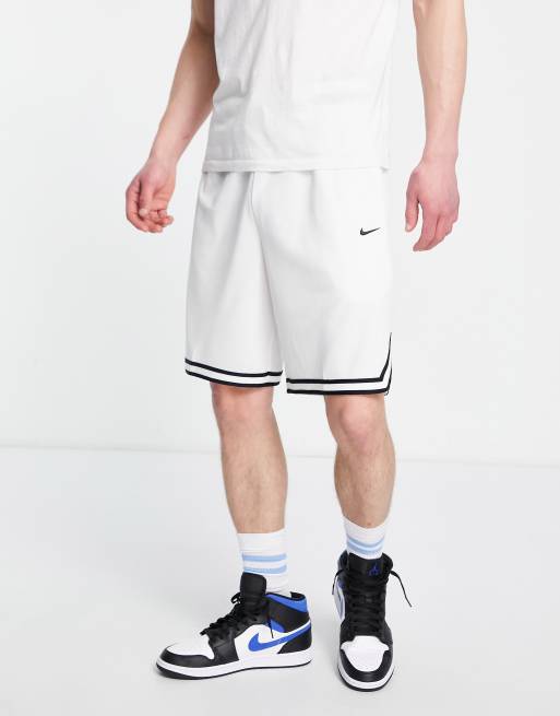 Nike basketball shorts 2024 with zipper pockets