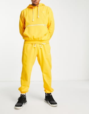 nike dri fit standard issue sweatpants