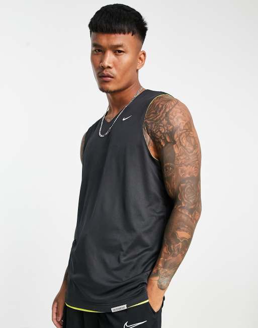 Nike Standard Issue Men's Basketball Mesh Jersey