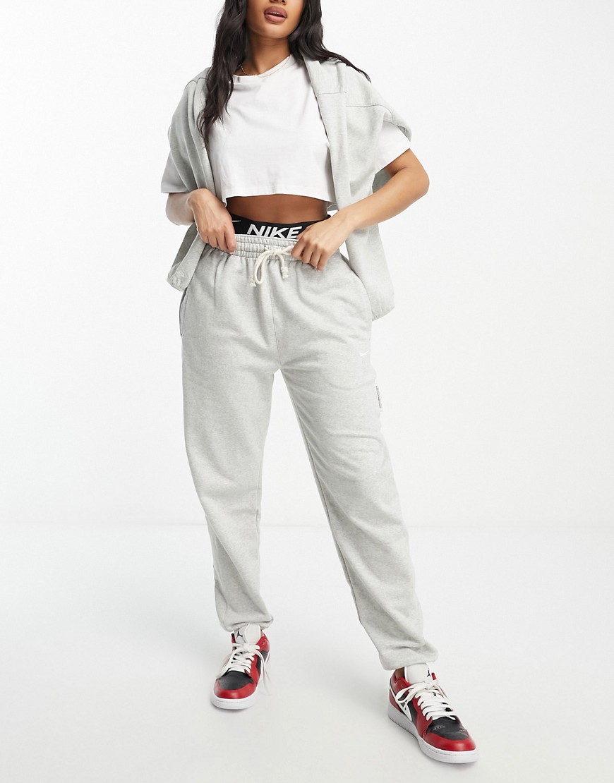 Nike Basketball Dri-fit Sweatpants In Gray