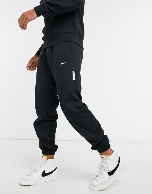 Nike store basketball sweatpants