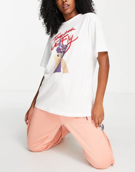 Nike Basketball Fly boyfriend swoosh t shirt in white ASOS