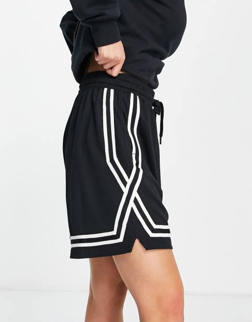 Black and white basketball hot sale shorts