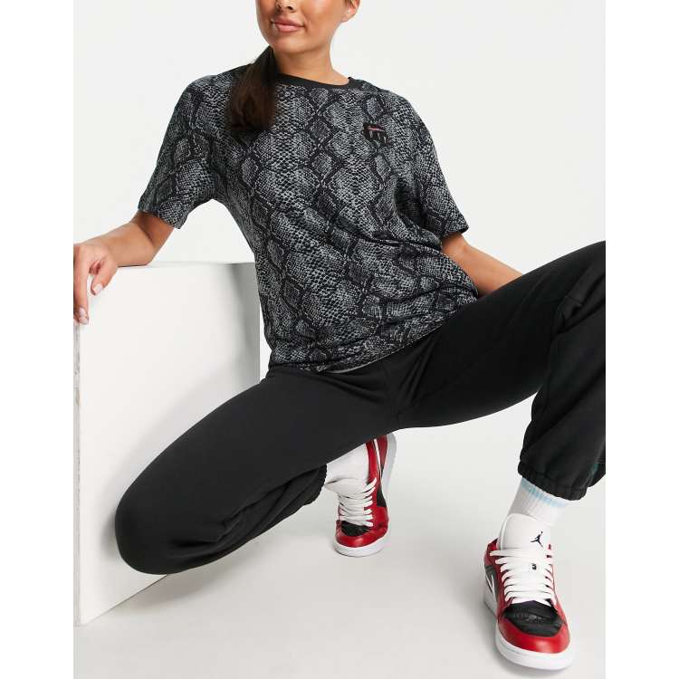 Nike Basketball – Fly – Oversize-T-Shirt in Dunkelgrau mit