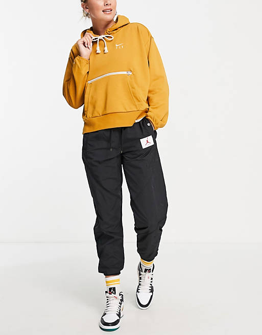 Hoodies & Sweatshirts Nike Basketball Fly Standard Issue hoodie in gold 