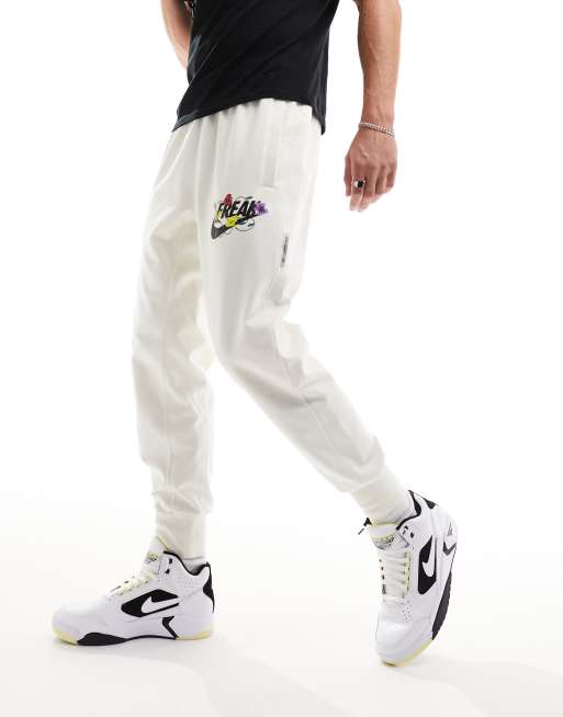 Nike sales basketball joggers